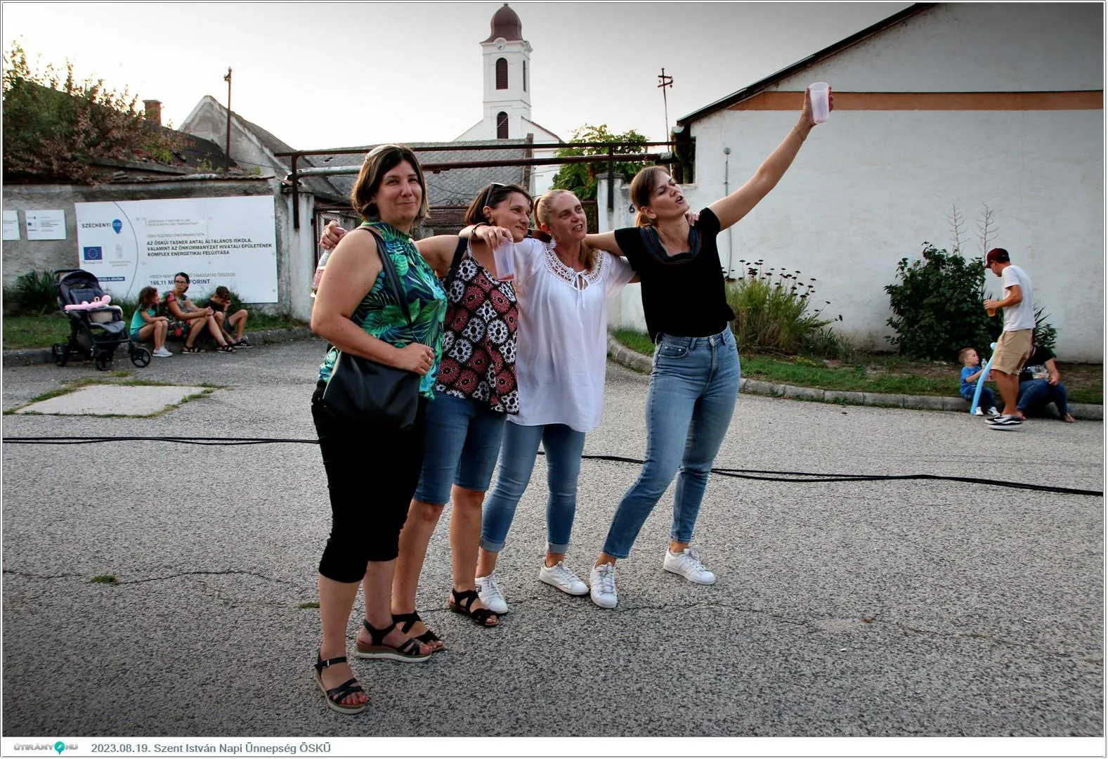 Fotók, Útirány.hu /délután, este /: