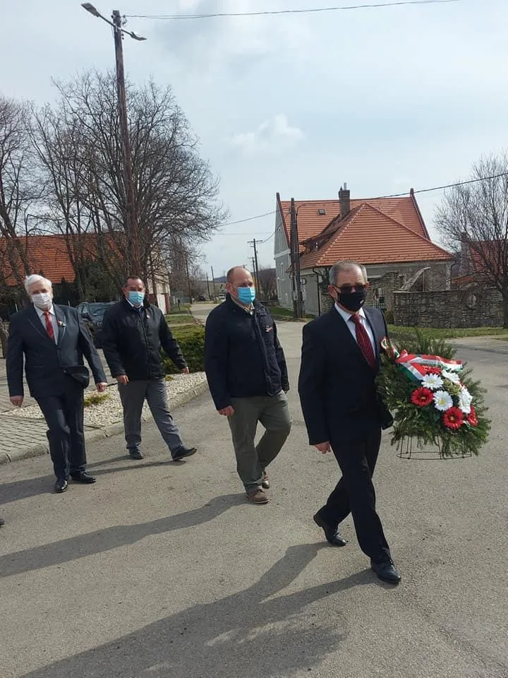 Képek a megemlékezésről 