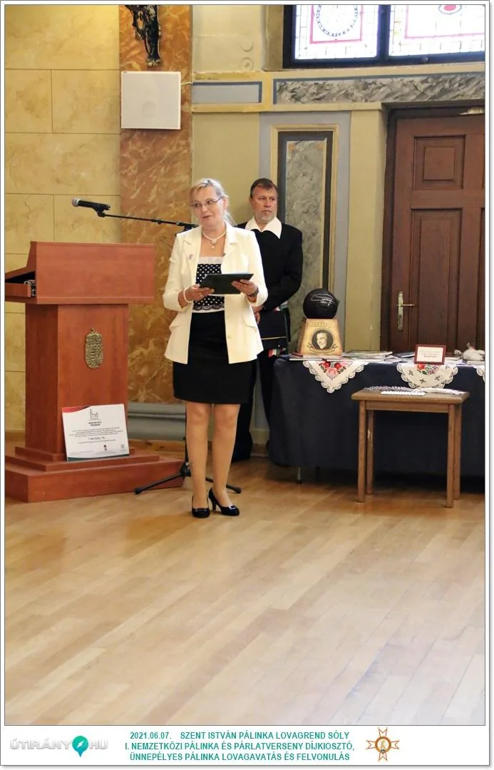 Díjkiosztó, szentelés, avatás, felvonulás