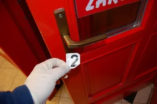 Előzetesben a zsaroló borítóképe