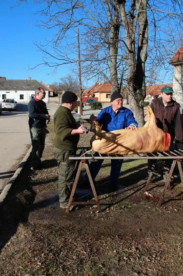 III. Falusi disznóvágás beszámoló fotókkal