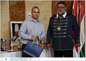 Díjkiosztó, szentelés, avatás, felvonulás