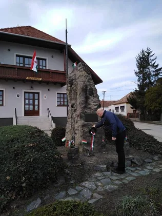 Csendes március 15 borítóképe