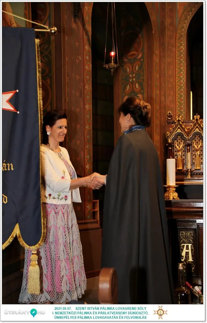 Díjkiosztó, szentelés, avatás, felvonulás