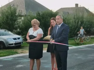 Fotók, Önkormányzat