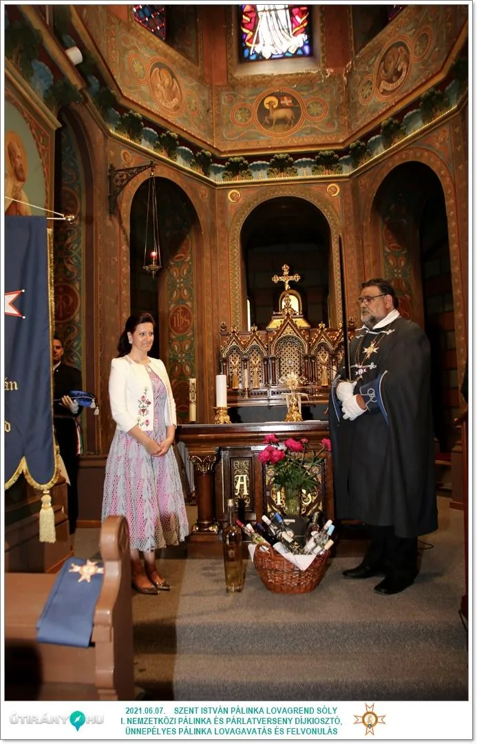 Díjkiosztó, szentelés, avatás, felvonulás