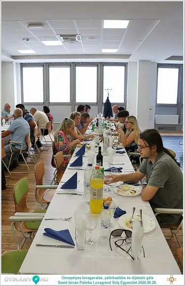 Ünnepélyes lovagavatás, pálinkaáldás és díjátadó gála