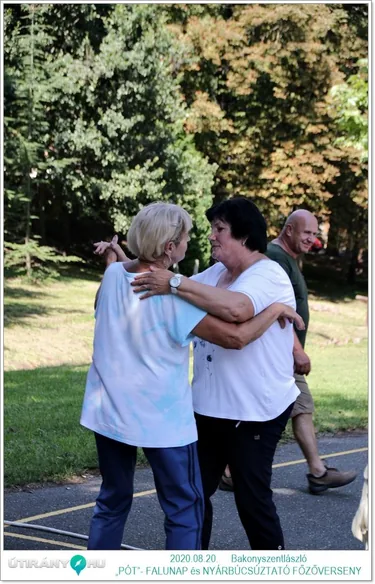 „PÓT”- FALUNAP és NYÁRBÚCSÚZTATÓ FŐZŐVERSENY KÉPEK / Fotók: Útirány.hu