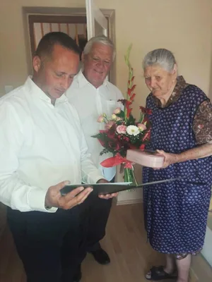 Szlávik Lászlónét Időskorú köszöntés