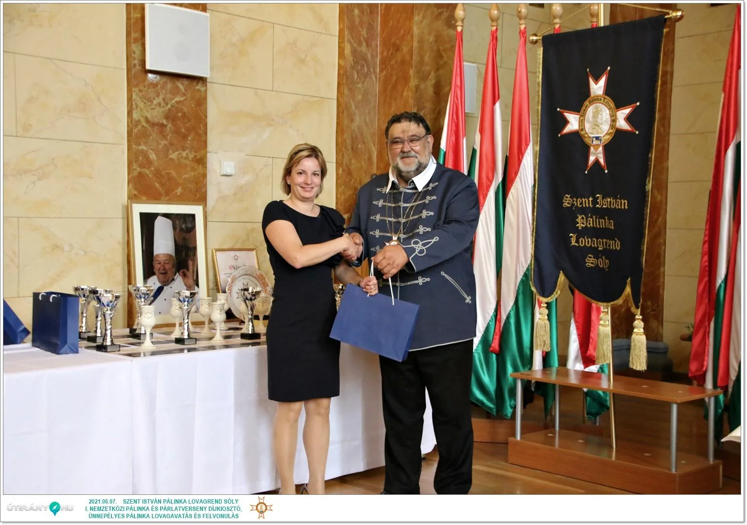 Díjkiosztó, szentelés, avatás, felvonulás