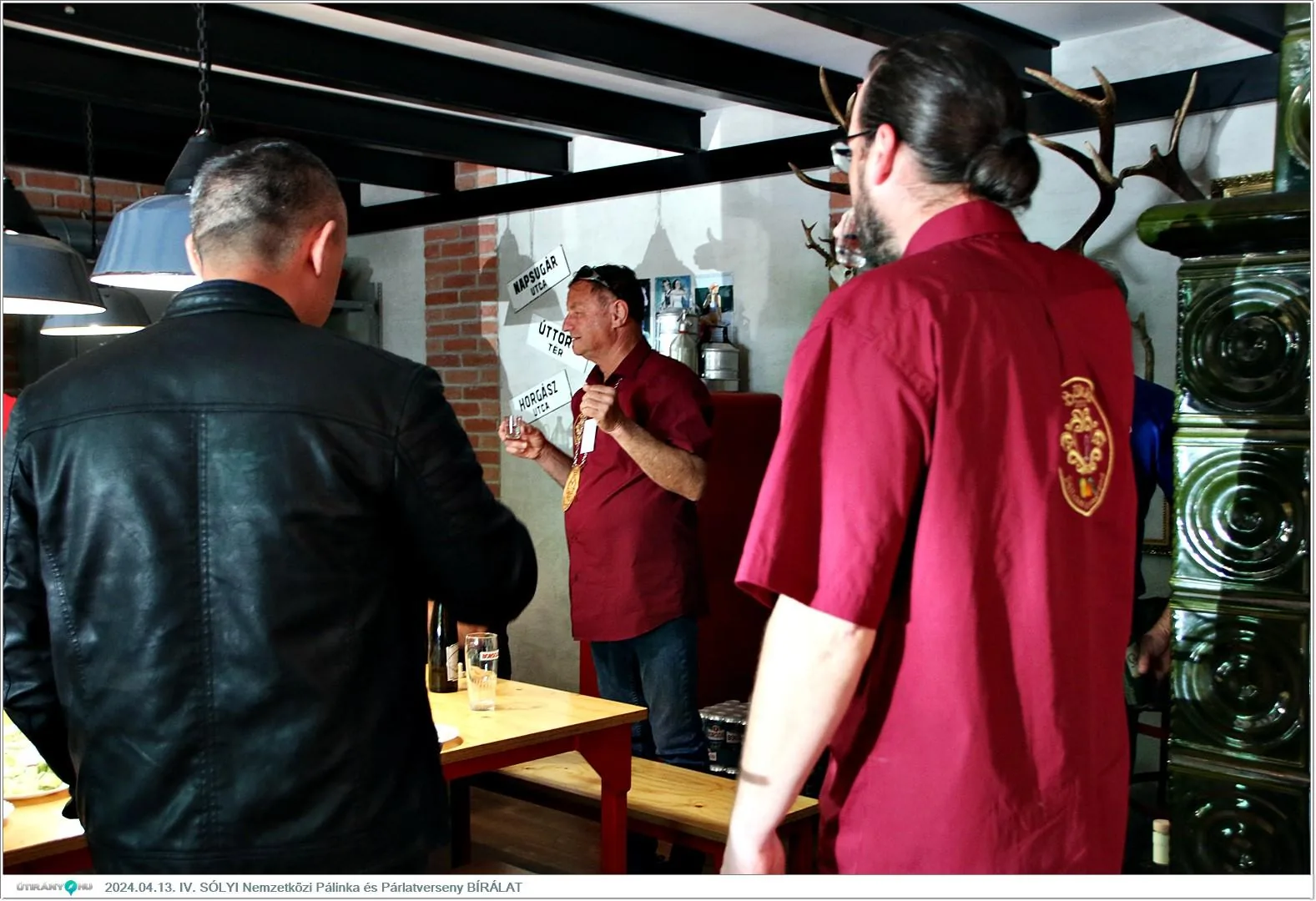 A bírálat pillanatai. Fotók: Útirány.hu