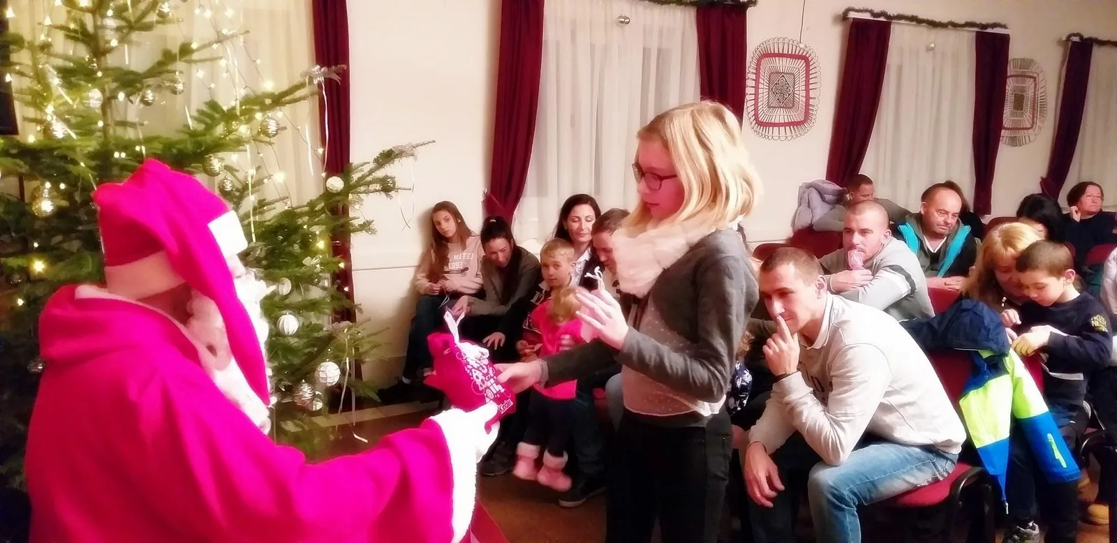 Mikulásváró Ünnepély képek