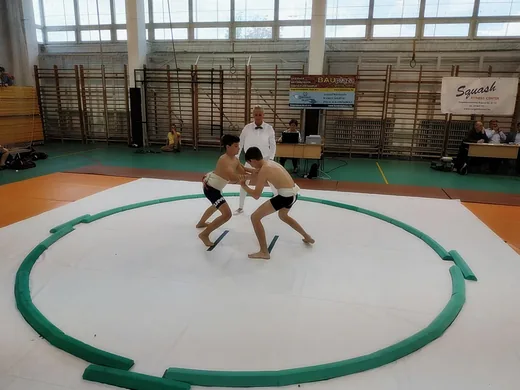 'Szigetszentmiklósi szumó verseny' cikk borítóképe