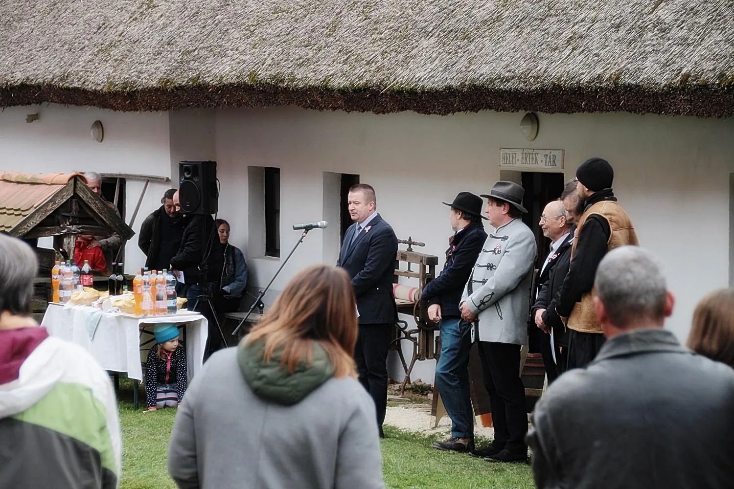 Bakonyi Indiánjáték kiállítás megnyitó. / Fotók: Útirány.hu