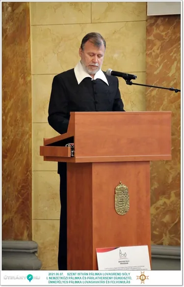 Díjkiosztó, szentelés, avatás, felvonulás