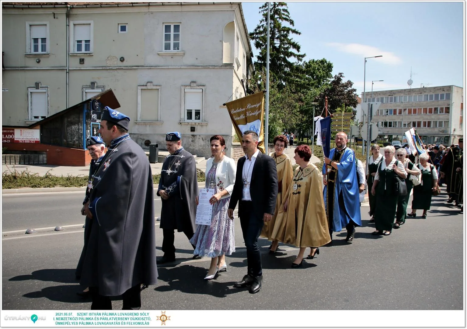 Díjkiosztó, szentelés, avatás, felvonulás
