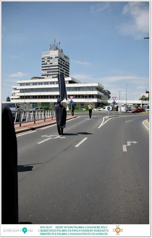 Díjkiosztó, szentelés, avatás, felvonulás