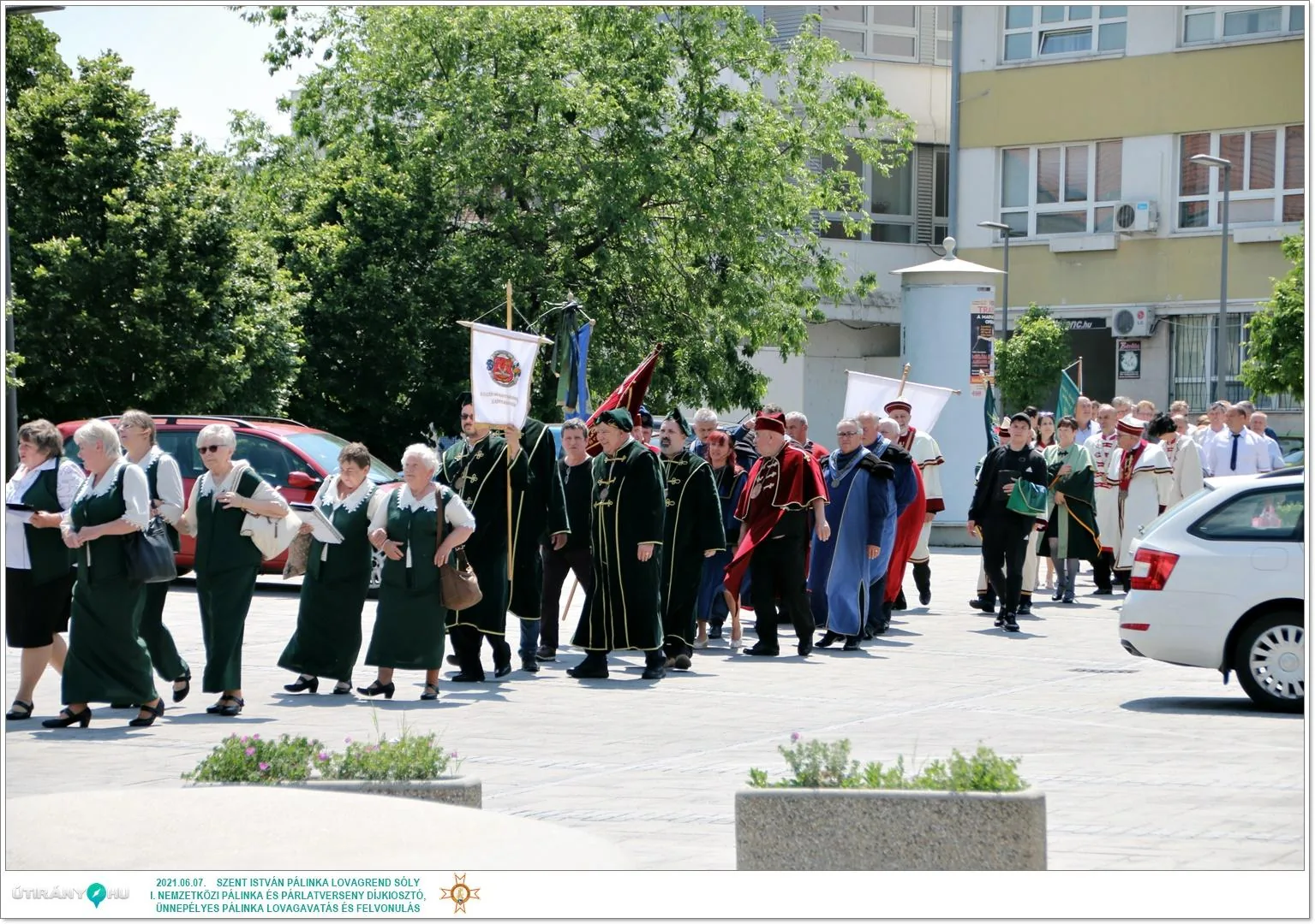 Díjkiosztó, szentelés, avatás, felvonulás