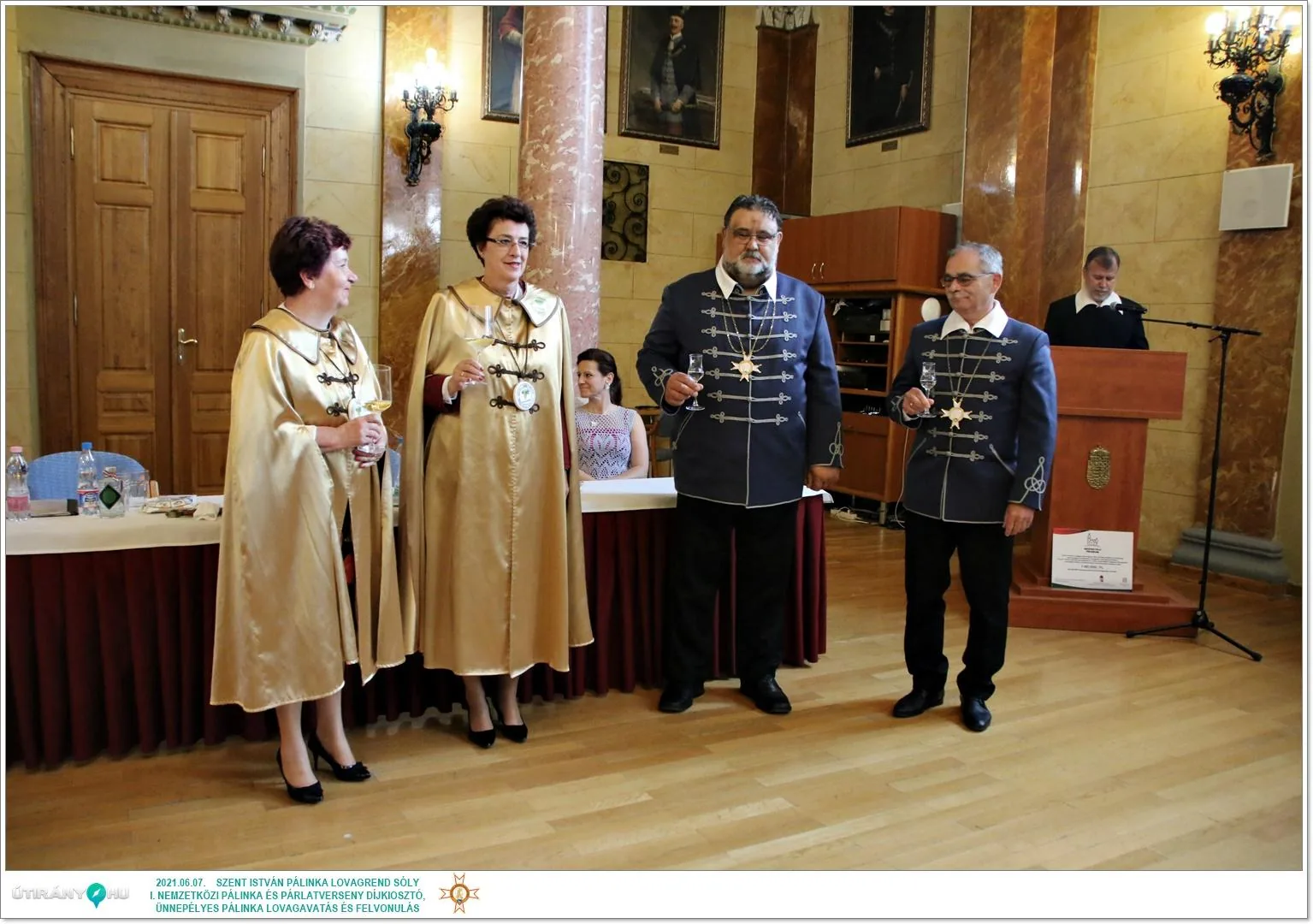 Díjkiosztó, szentelés, avatás, felvonulás