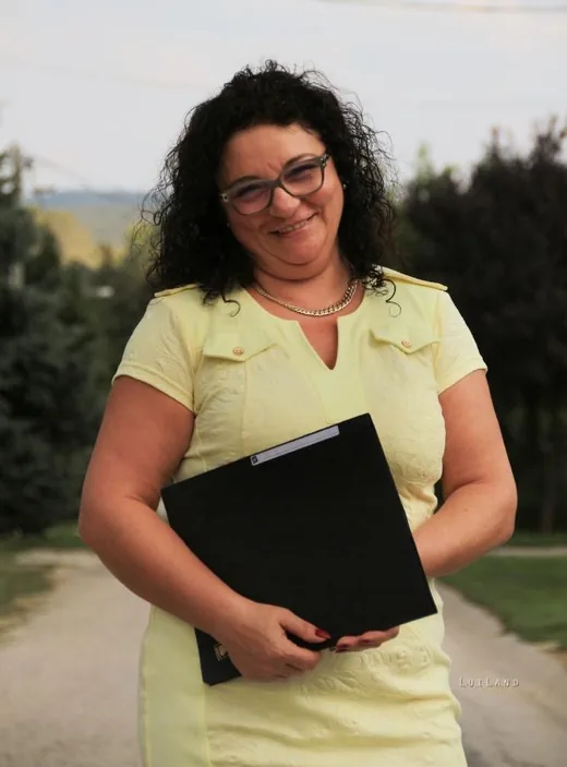 'Telkeket kínálnak Porván' cikk borítóképe