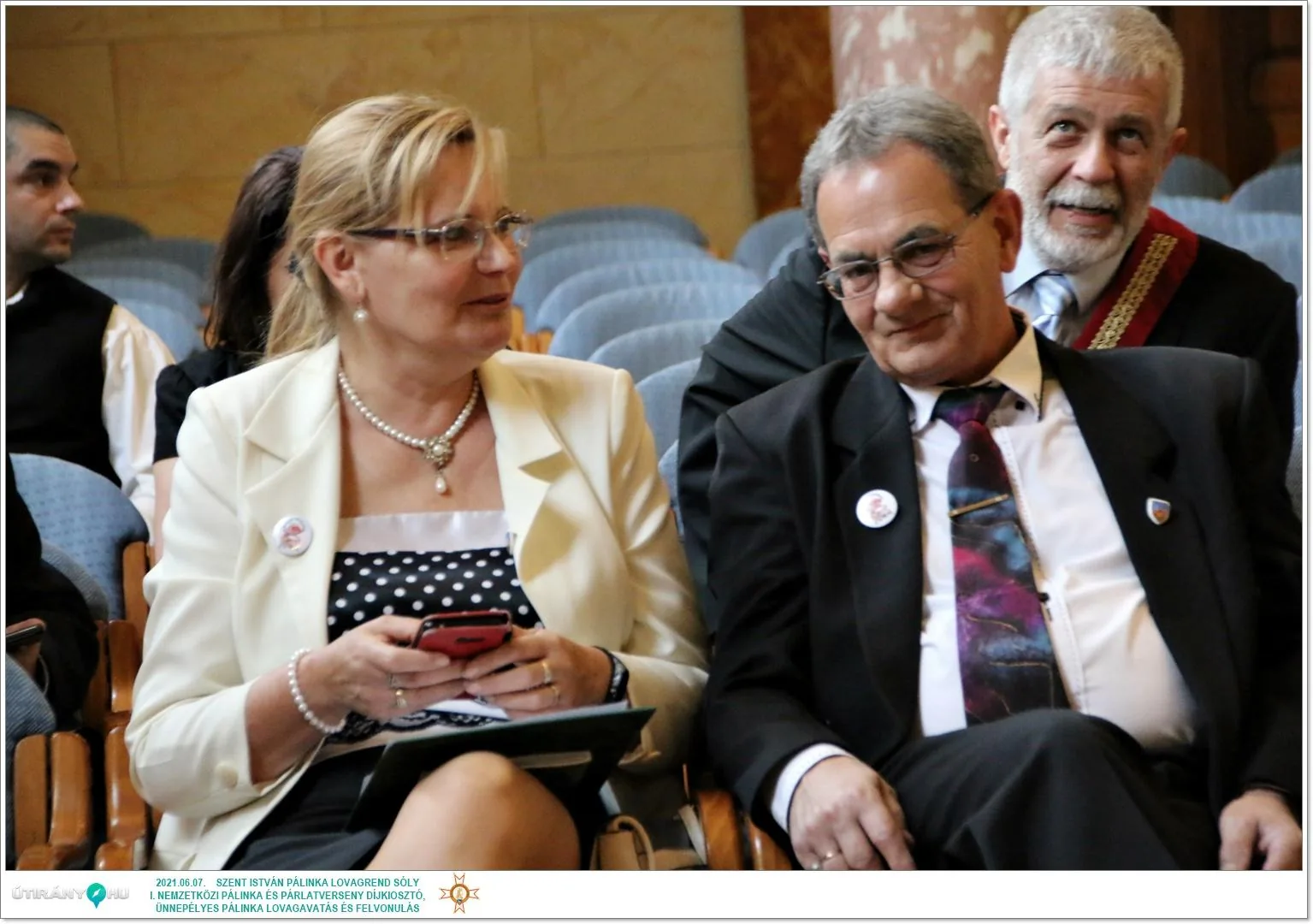 Díjkiosztó, szentelés, avatás, felvonulás