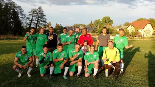 'Hét rokon egy focicsapatban' cikk borítóképe