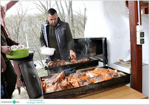 'Falusi Disznóvágás' cikk borítóképe