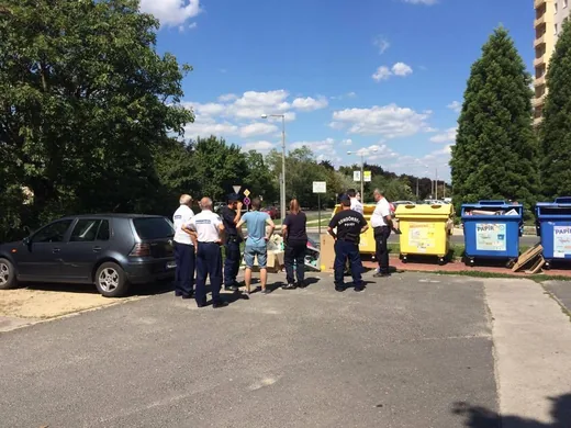 'Nem szúrja a szemét?' cikk borítóképe