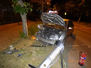 Fának ütközött az ittas sofőr borítóképe