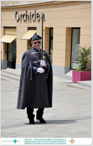 Díjkiosztó, szentelés, avatás, felvonulás