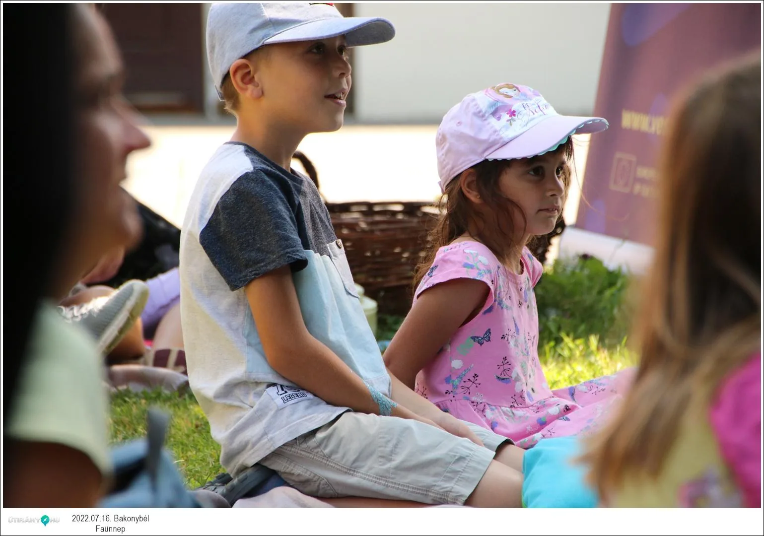 Fotók, Útirány.hu: