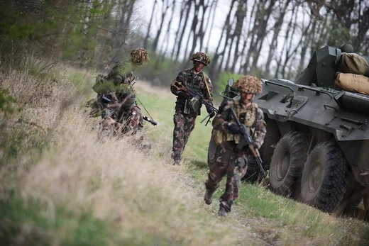 'Lőtéri értesítő április' cikk borítóképe