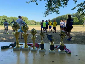 Vasárnap foci fotók, Önkormányzat