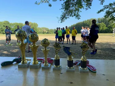 Vasárnap foci fotók, Önkormányzat