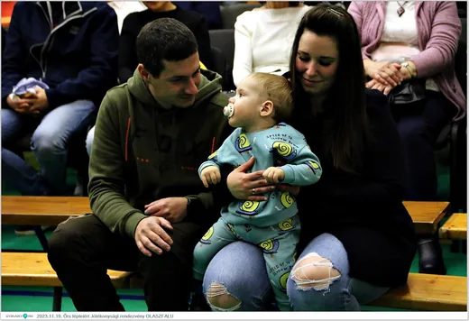 'ÖRS LÉPTEIÉRT Jótékonysági sütivásár' cikk borítóképe