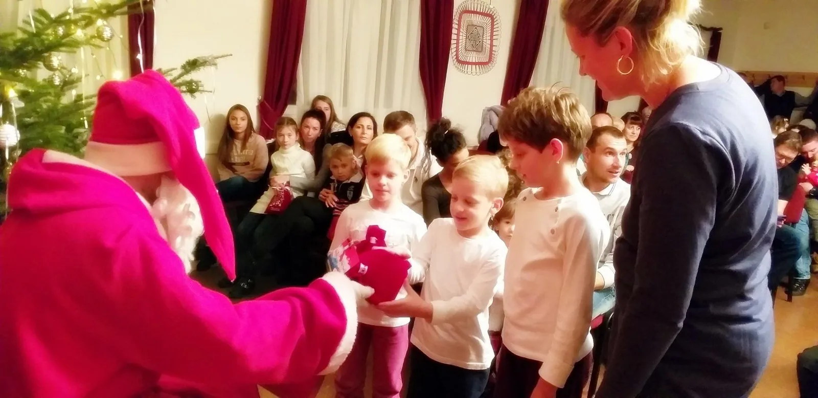 Mikulásváró Ünnepély képek