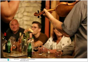 M.É.Z. zenekar és Sápi borkostoló estje