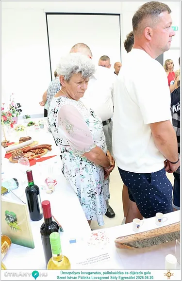 Ünnepélyes lovagavatás, pálinkaáldás és díjátadó gála