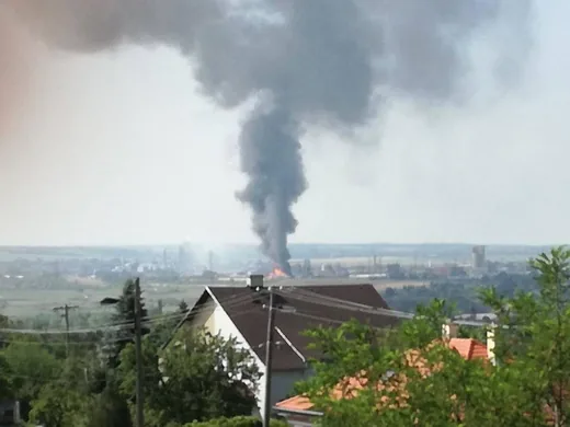 'Hatalmas füst Pétfürdőn' cikk borítóképe