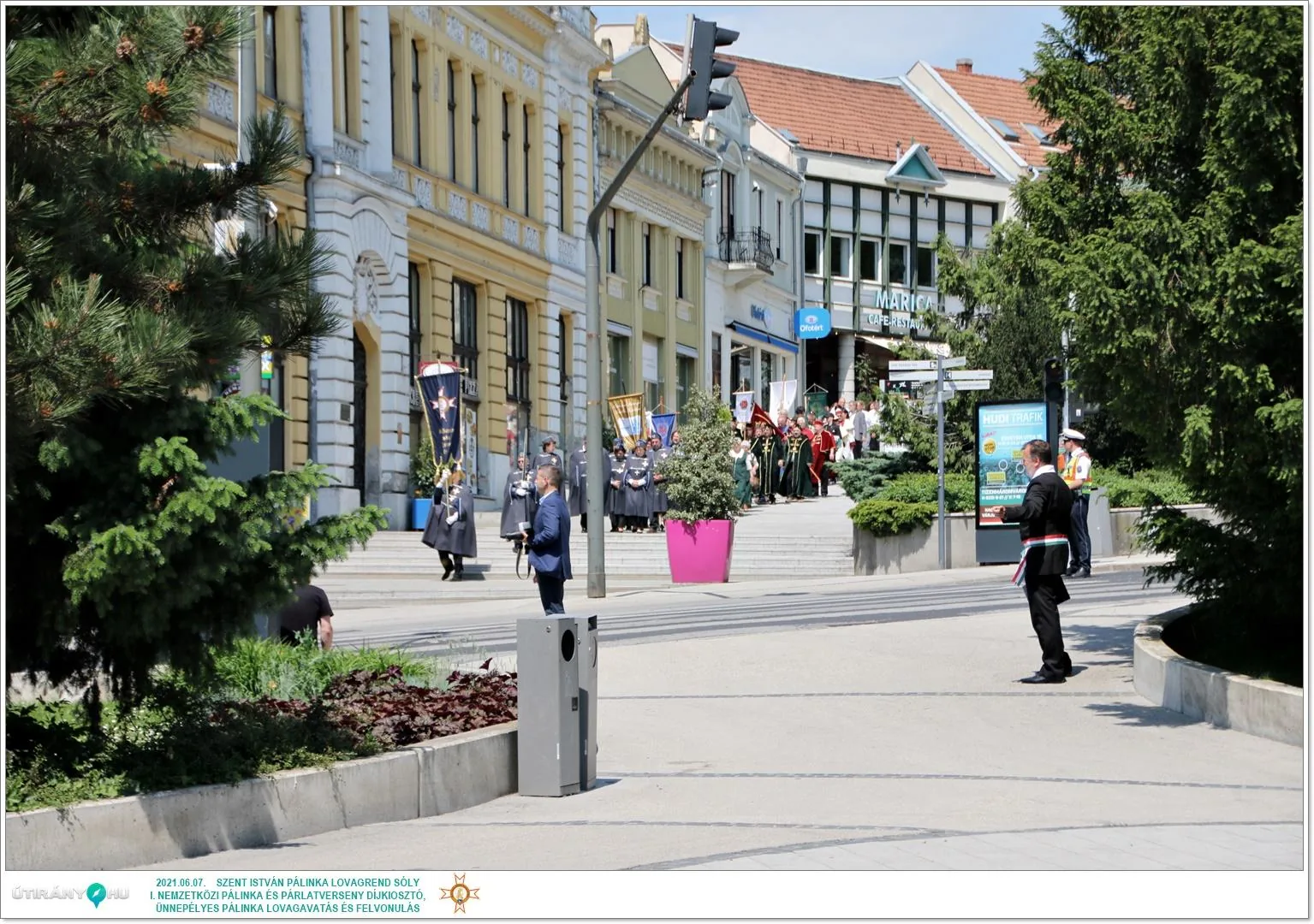 Díjkiosztó, szentelés, avatás, felvonulás