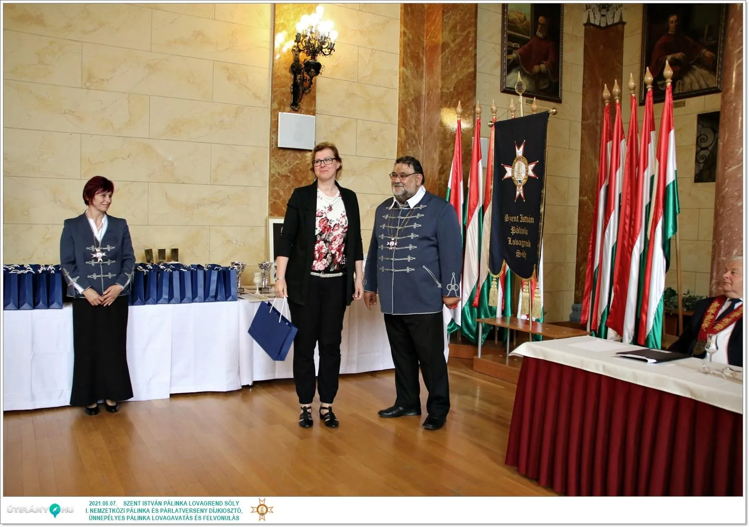 Díjkiosztó, szentelés, avatás, felvonulás