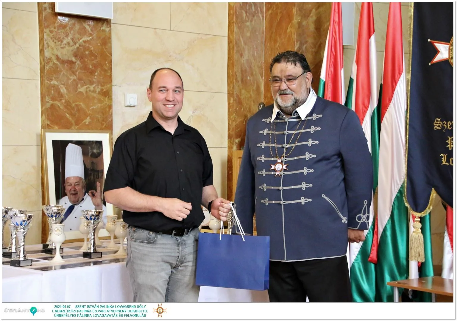 Díjkiosztó, szentelés, avatás, felvonulás