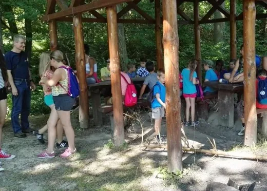 'Biztonságos közlekedés, biztonságos túrázás' cikk borítóképe