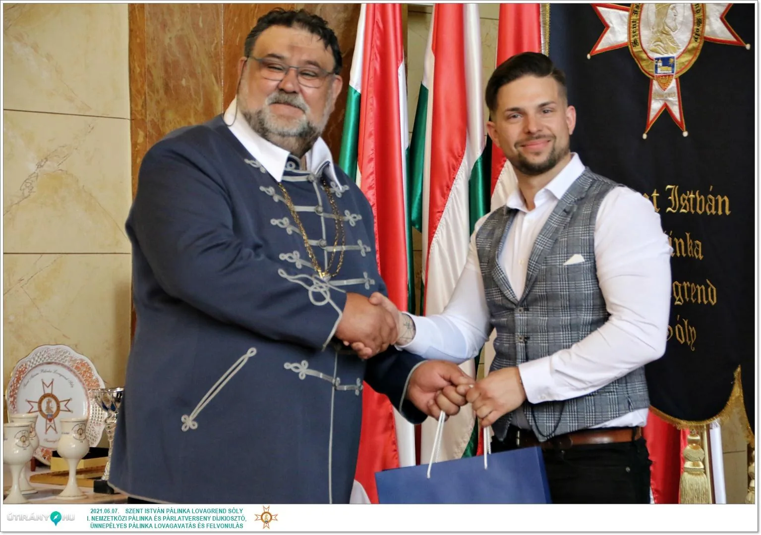 Díjkiosztó, szentelés, avatás, felvonulás