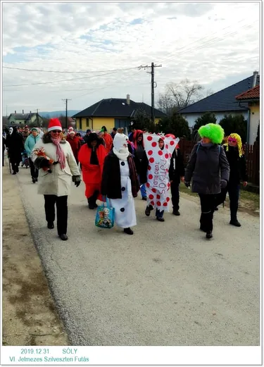 VI. Szilveszteri jelmezes futás. Fotók: Önkormányzat