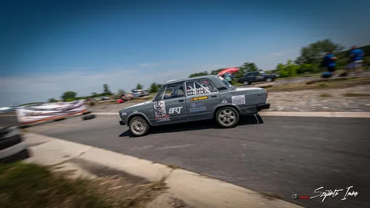 'Serlegeső a kánikulában' cikk borítóképe