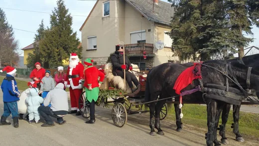 'Nálunk járt a Mikulás' cikk borítóképe