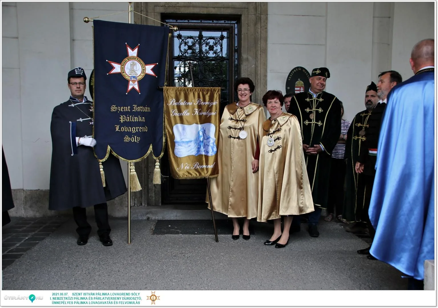 Díjkiosztó, szentelés, avatás, felvonulás