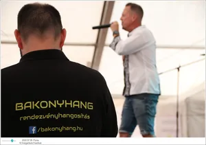 Fotók, Útirány.hu: