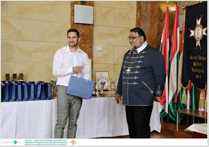 Díjkiosztó, szentelés, avatás, felvonulás